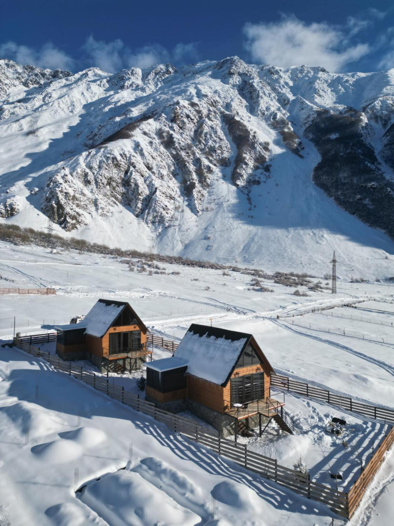 Traveler'S Cottages In Kazbegi Εξωτερικό φωτογραφία