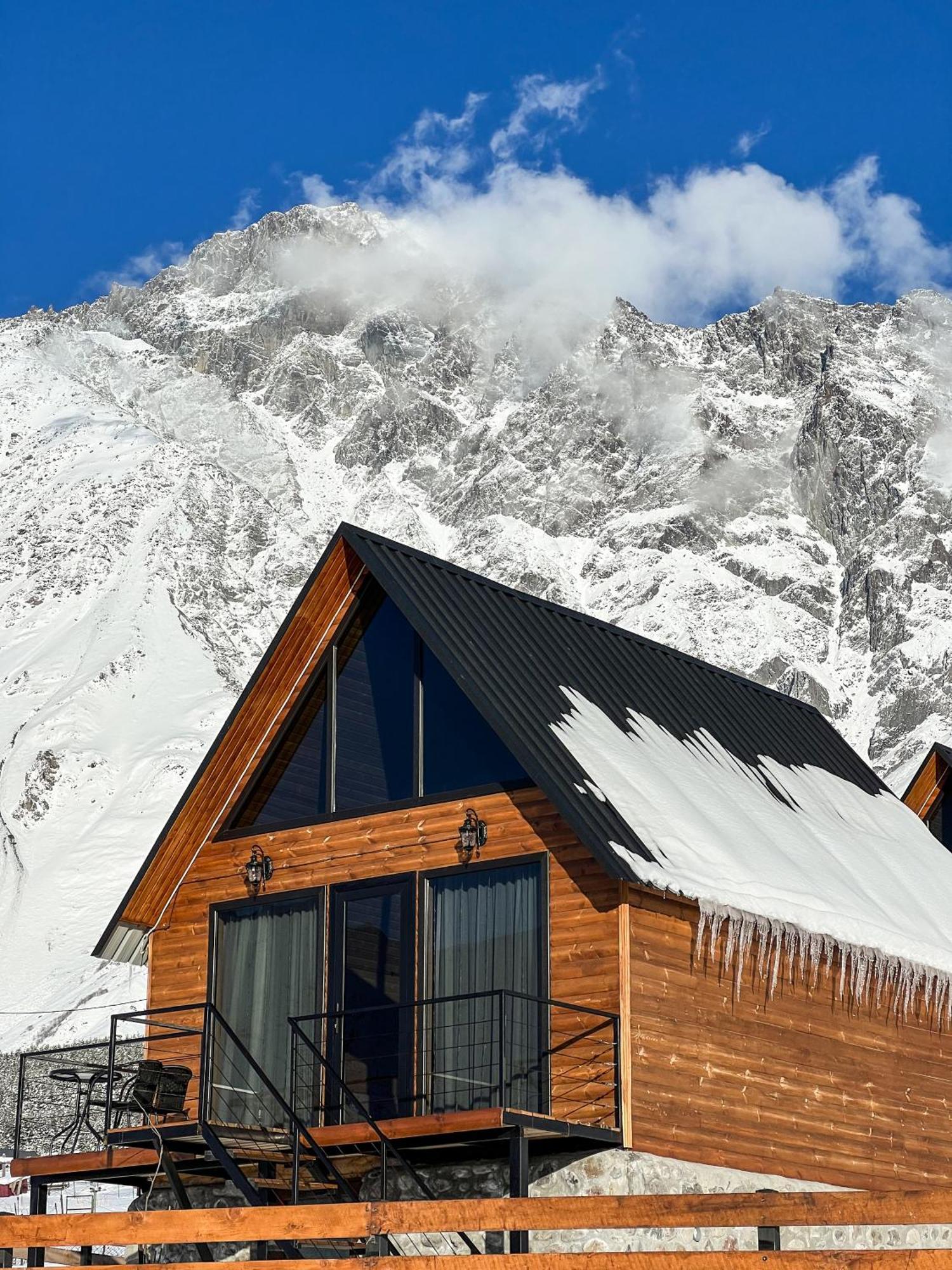 Traveler'S Cottages In Kazbegi Εξωτερικό φωτογραφία