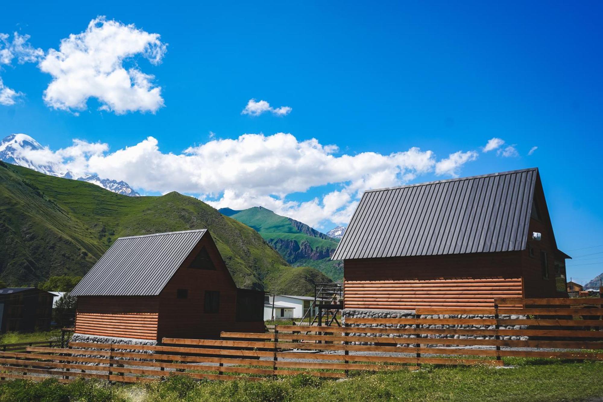 Traveler'S Cottages In Kazbegi Εξωτερικό φωτογραφία