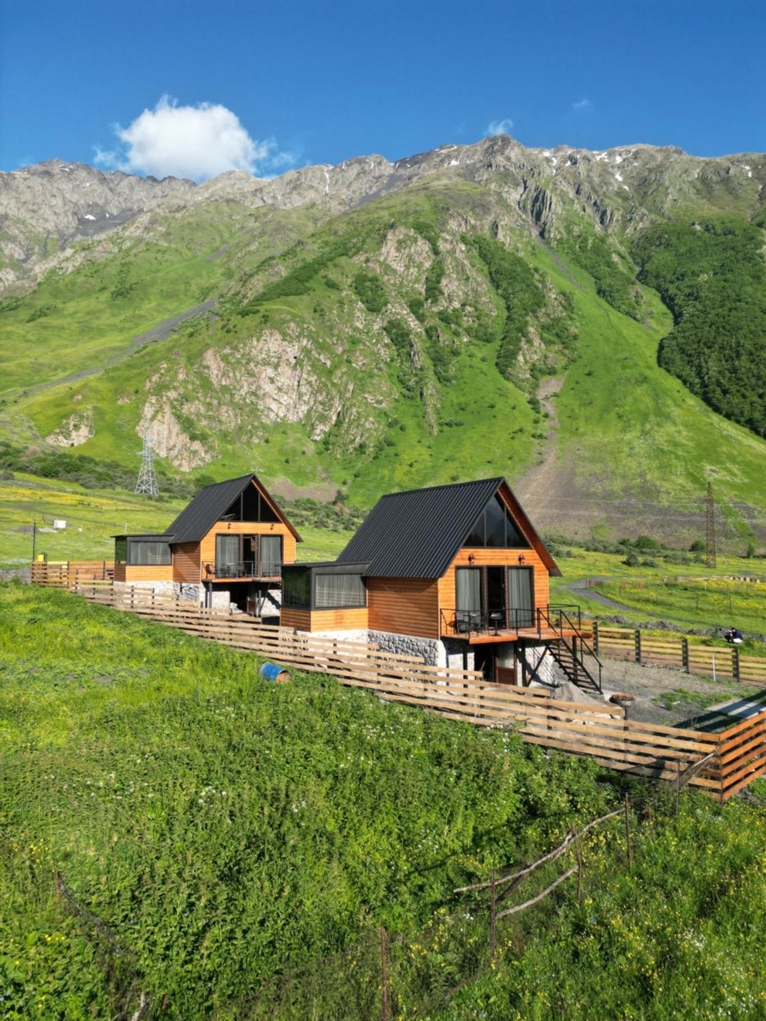 Traveler'S Cottages In Kazbegi Εξωτερικό φωτογραφία