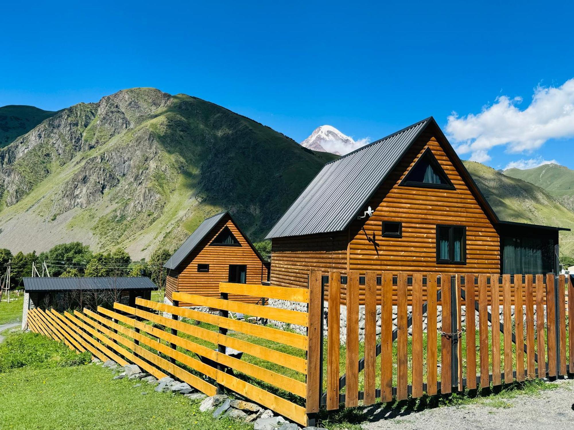 Traveler'S Cottages In Kazbegi Εξωτερικό φωτογραφία